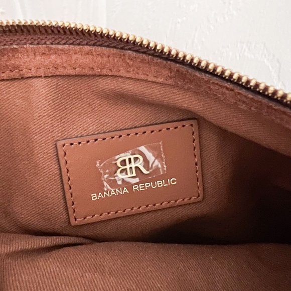 ✨ NWT ✨ - Banana Republic - Suede Bag with adjustable strap - Picture 10 of 15
